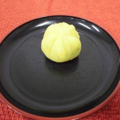 A picture of Sweet potato paste with apple.
