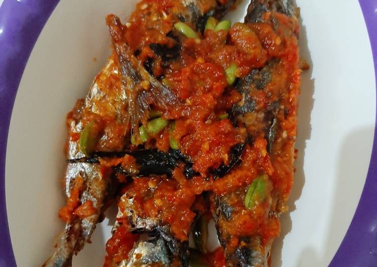 Balado ikan layang