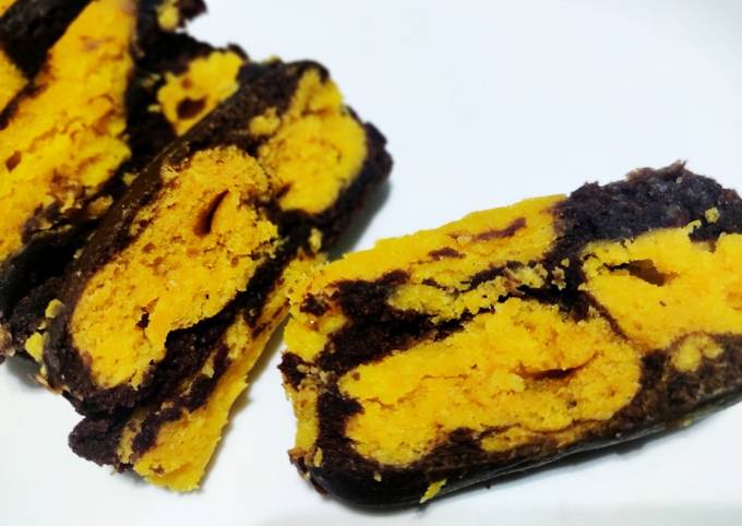 chocolate mango marble cake | foodgawker