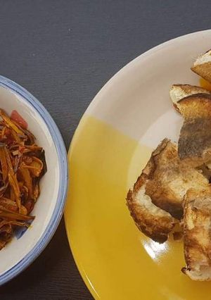 A picture of Roasted yam with palmoil and ugba.