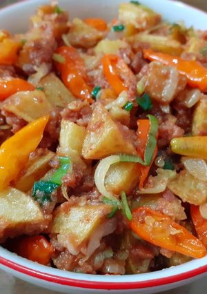 Foto resep Tumis Kentang Kornet Pedas