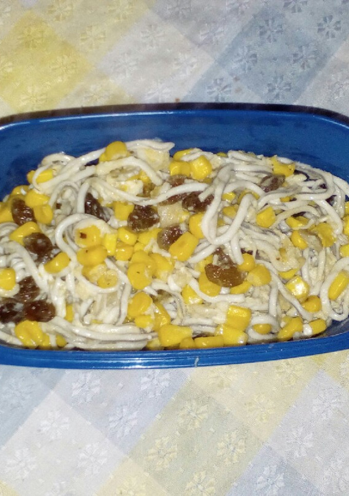 Una foto de Revuelto de gulas y maíz para tupper