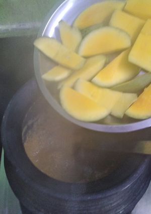 மண் சட்டியில் மணக்கும் மாங்காய்குழம்பு 👌👌👌 செய்முறை முக்கிய புகைப்படம்