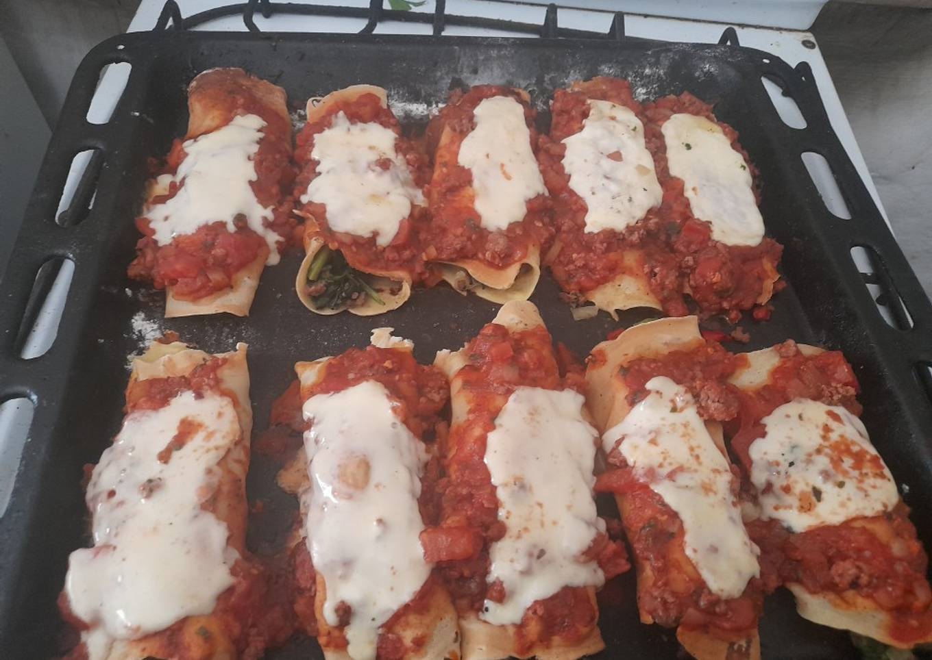 Canelones de espinaca ø acelga con carne