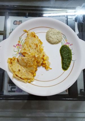 A picture of Corn stuffed dosa.