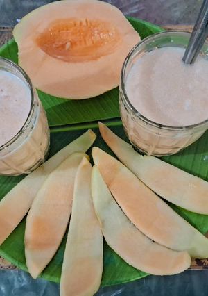 A picture of Musk Melon🍈and lemon juice (Kharbuj sharbat recipe).
