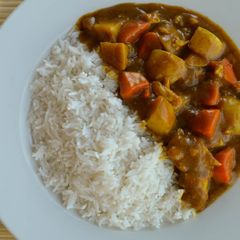 A picture of Chicken curry.