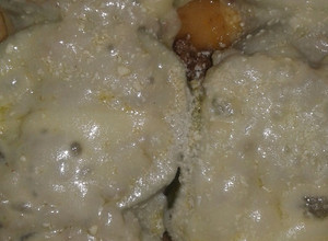 Una foto de Zapallitos rellenos de carne picada con queso mozzarella gratinada