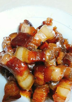 Hình của món Thịt ba rọi kho giòn trong.