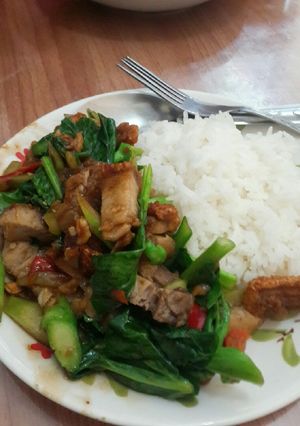 รูปของ คะน้าหมูกรอบ
