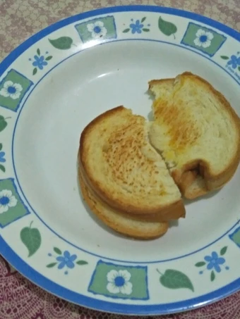 Cara Mudah Menyiapkan Resep Roti panggang teflon isian gula yang Enak Banget Anti Ribet, Menggugah Selera