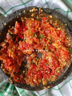 Foto resep Sambal Tomat Daun Jeruk #TantanganAkhirTahun #MasakdiTahunBaru
