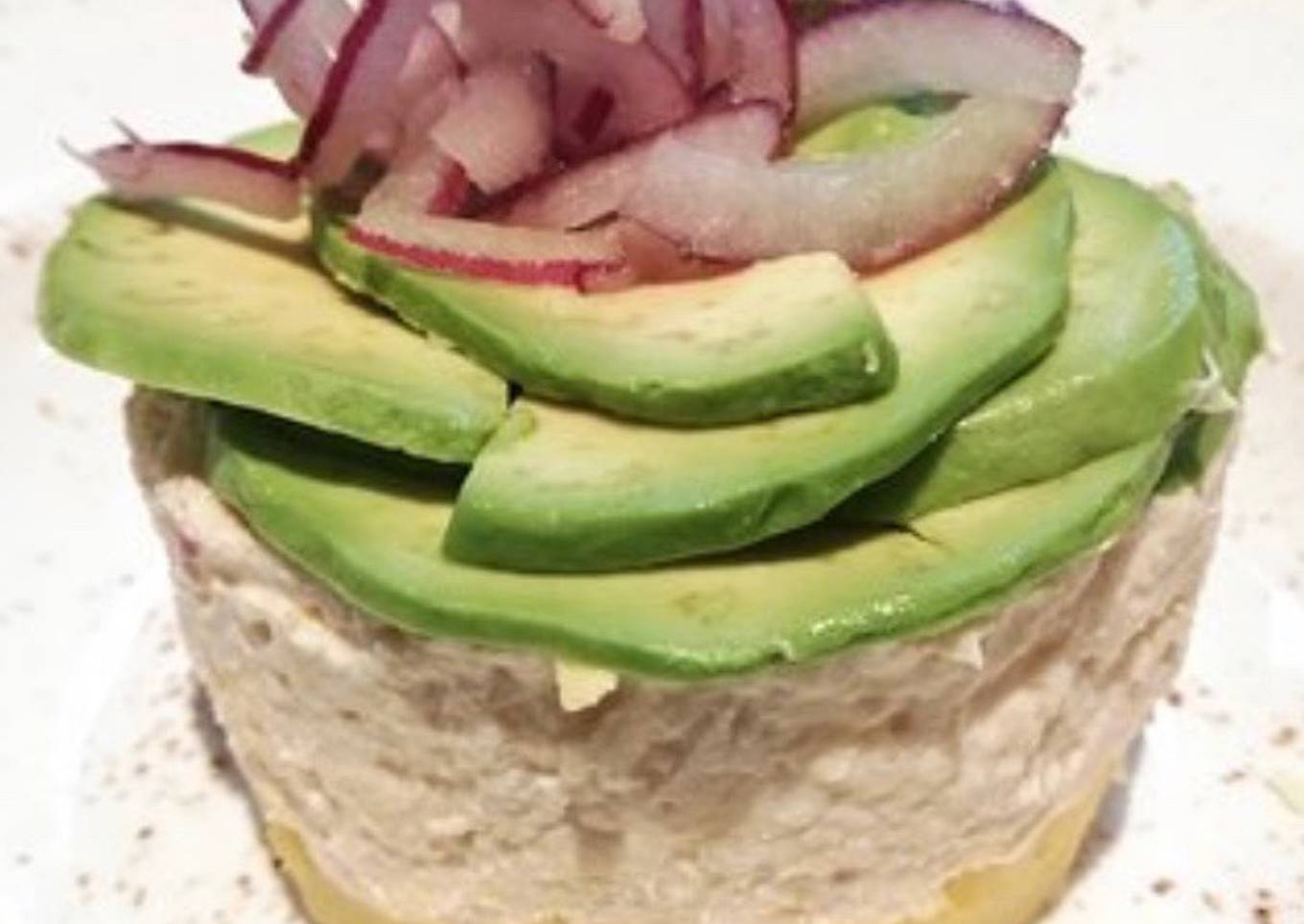 Causa limeña de pollo (Saona)