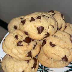 A picture of Chocolate chips cookies.