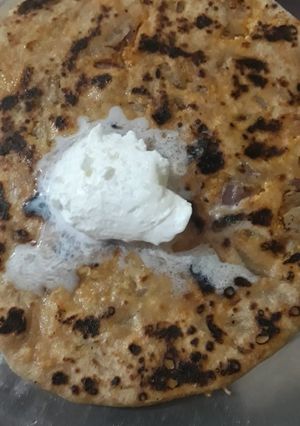 A picture of Onion paratha.