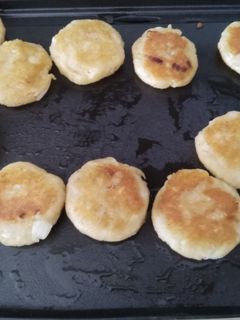 A picture of Potato patties.