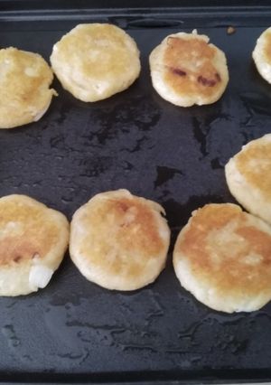 A picture of Potato patties.