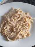 Tallarines con salsa blanca deliciosa