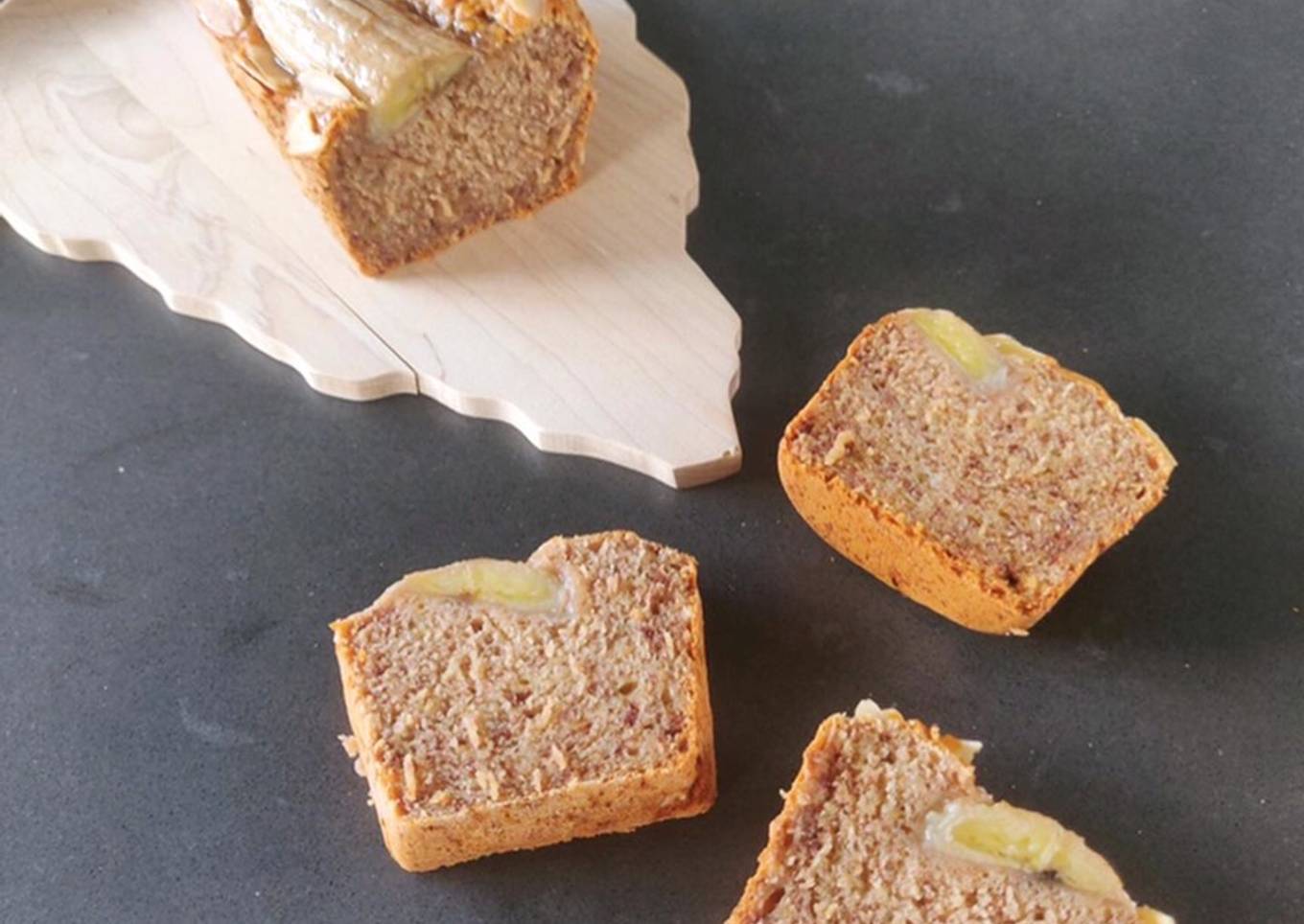 Banana cake