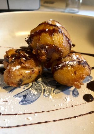 A picture of EASY Deep fried cheesecake bites.