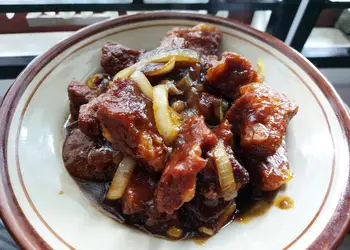 Masakan Populer Bistik daging sapi Gurih Mantul