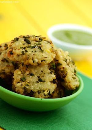 पालक पोहे वडे (palak pohe vade) - in Marathi रेसिपी चे मुख्य फोटो 