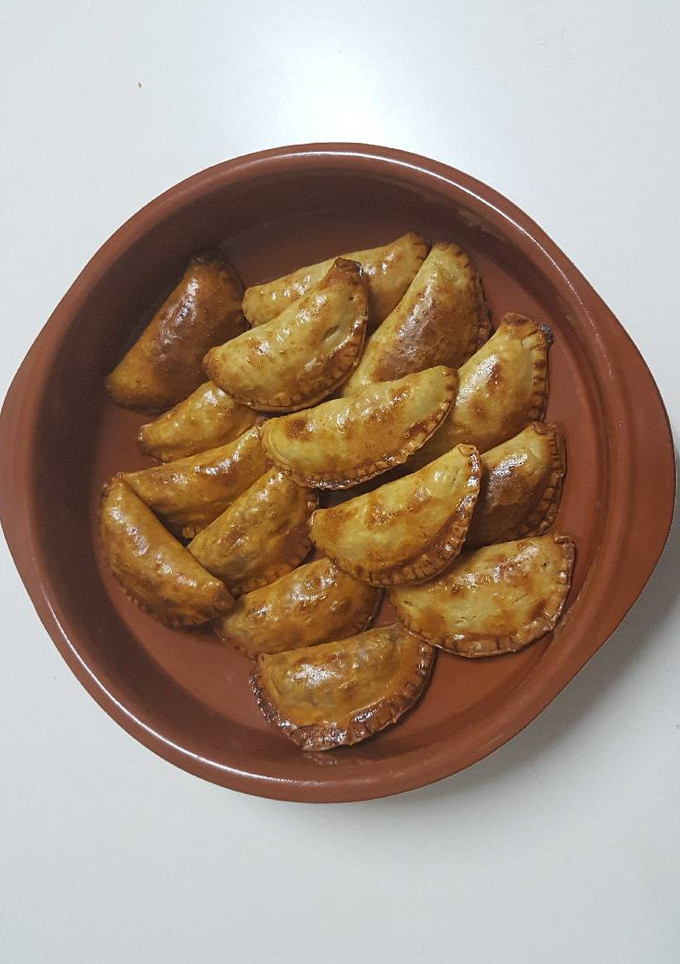 Una foto de Empanadas de patata pimiento y atún