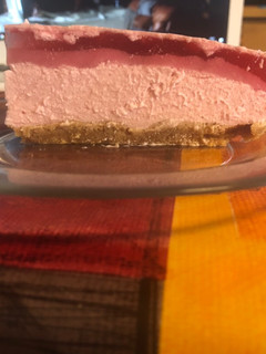 Una foto de Tarta de Mousse de fresa y yogurt (Mambo/Thermomix)