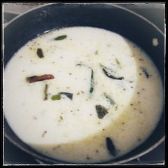 A picture of Khatti Mithi Kadhi.