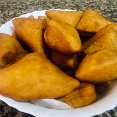 A picture of Cinnamon mandazi.