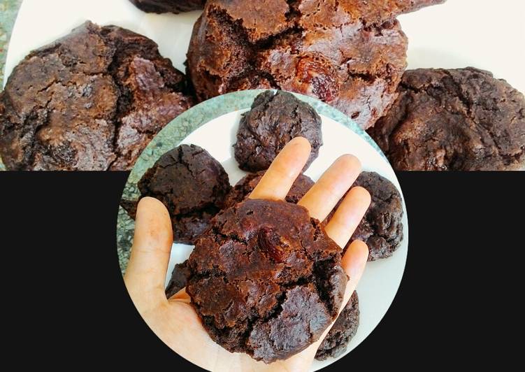 Recipe of Ultimate Chocolate&amp;currant cookies