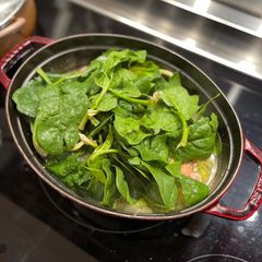 A picture of Hotpot - Spinach, pork, ginger, garlic, sesame oil and many vegetables, Japanese style.