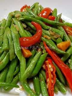 รูปของ ถั่วฝักยาวผัดไข่แดงเค็ม