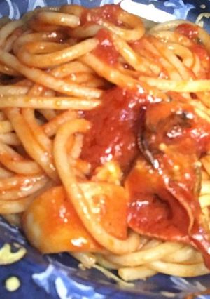 Foto di Spaghettoni di Gragnano xxl con seppia,sconcigli e pesce al sugo