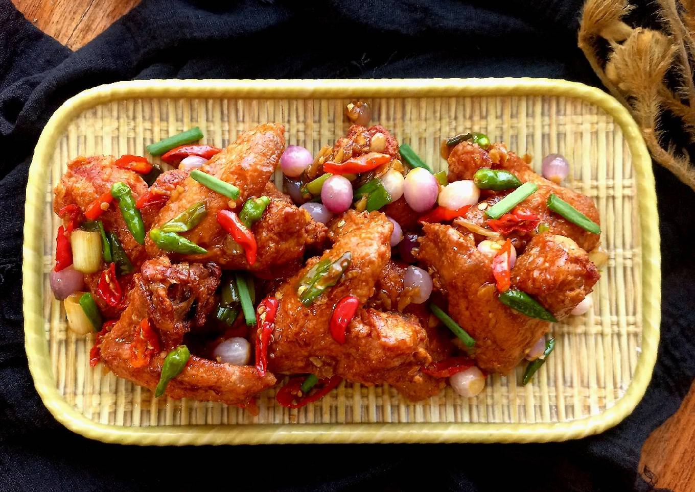 Sayap Ayam Goreng Oseng Bawang