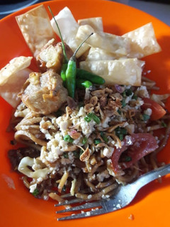 Foto resep Mie goreng topping ayam ala cwie mie