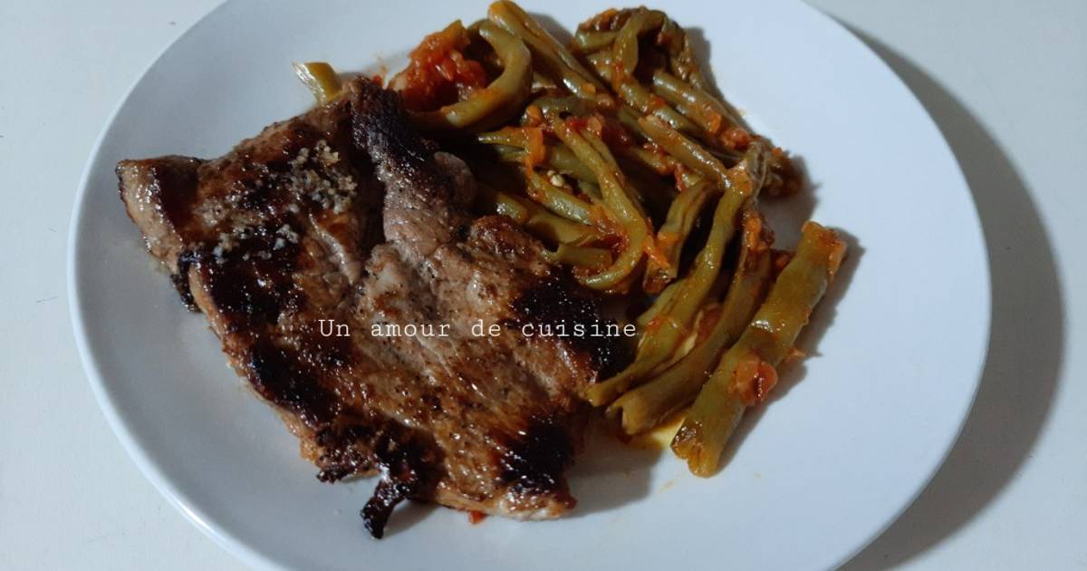 Steak de veau poêlée aux haricots verts à la tomate 🍴 de Un amour de