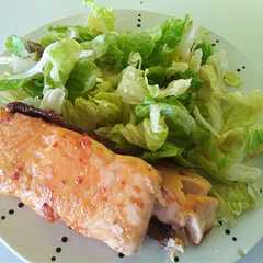 Una foto de Salmón a la mantequilla