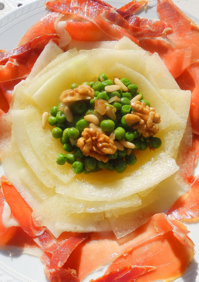 Una foto de Flor de melón y jamón