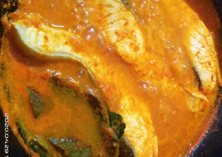 Salmon pedas asam