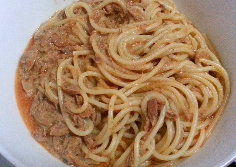 How to Prepare Homemade Spicy tuna noodle