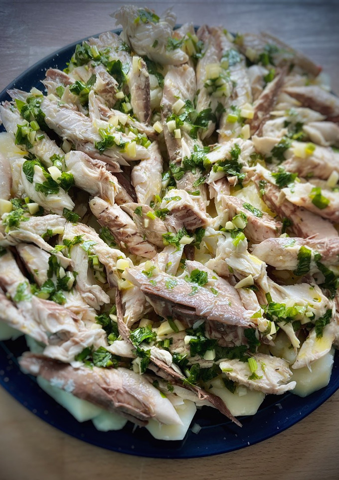 Una foto de Ensalada tibia de caballa con patatas