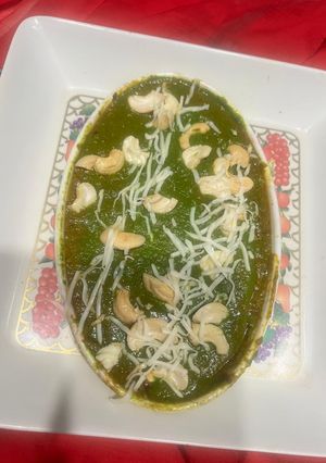 A picture of Royal palak kaju masala.
