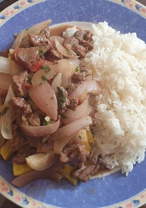 Una foto de Lomo saltado natural