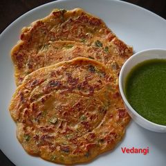 A picture of Jowar and Besan Cheela.