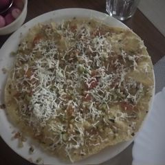 A picture of Masala papad.