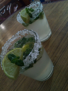 A picture of Virgin mojito mocktails.
