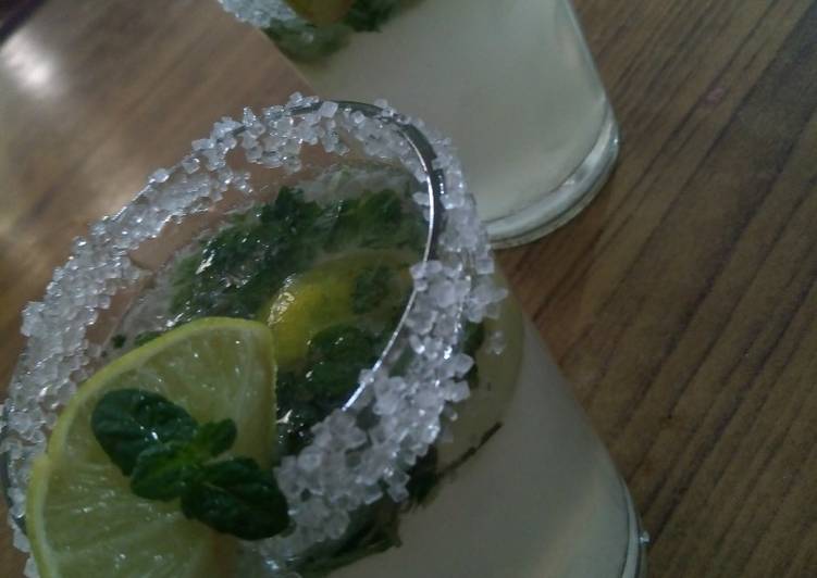 Virgin mojito mocktails