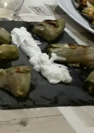 Foto principal de Alcachofas a la plancha con ali oli de leche