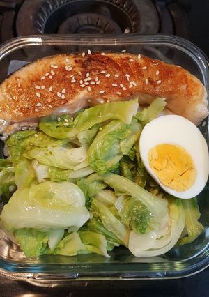 鮭魚便當 的食譜成品照片